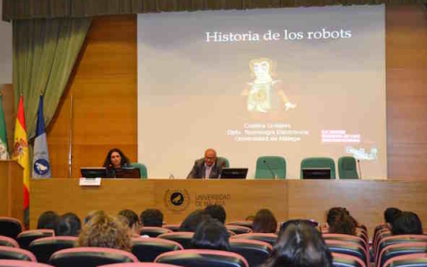 La presencia de la mujer en ámbitos como la ciencia y las finanzas públicas a debate en ‘La Noche Europea de los Investigadores’